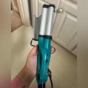 Bed head wave artist cramper